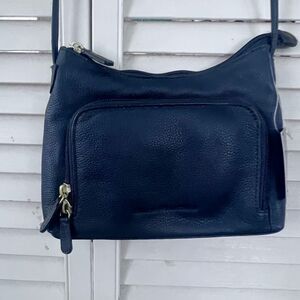 Elegant Black Leather Shoulder Bag